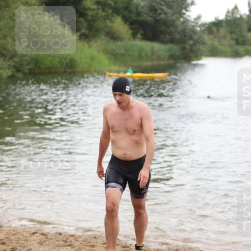 21.06.2026 - 29. Vierlanden-Triathlon Andreas Tolksdorf http://msf.ph/oto/9850015 21.06.2026 10:08:35 Schwimmen 418, 422, 432, 1356 meine-sportfotos.de