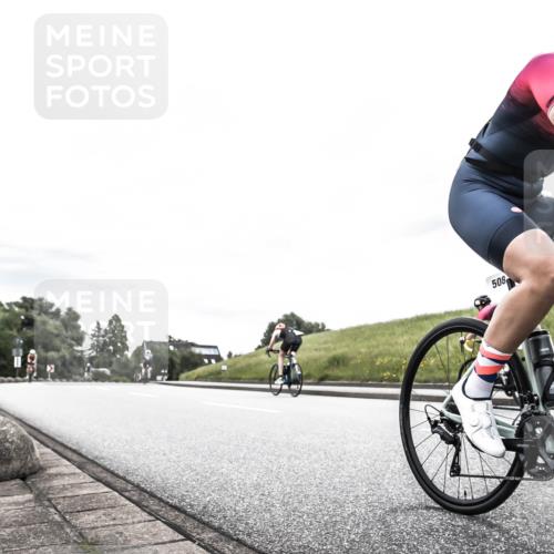 21.06.2026 - 29. Vierlanden-Triathlon H.Heesch http://msf.ph/oto/9850016 21.06.2026 10:28:43 Radfahren 390, 508, 583 meine-sportfotos.de