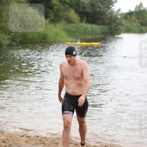 21.06.2026 - 29. Vierlanden-Triathlon Andreas Tolksdorf http://msf.ph/oto/9850017 21.06.2026 10:08:35 Schwimmen 418, 422, 432, 1356 meine-sportfotos.de