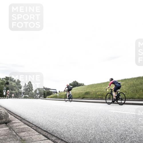 21.06.2026 - 29. Vierlanden-Triathlon H.Heesch http://msf.ph/oto/9850018 21.06.2026 10:28:43 Radfahren 390, 508, 583 meine-sportfotos.de