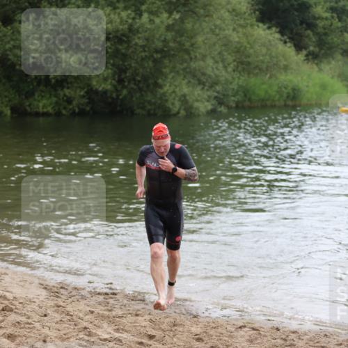 21.06.2026 - 29. Vierlanden-Triathlon Andreas Tolksdorf http://msf.ph/oto/9850020 21.06.2026 10:08:50 Schwimmen 455 meine-sportfotos.de