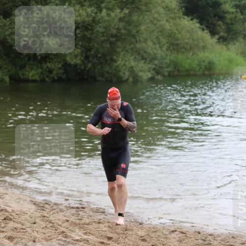 21.06.2026 - 29. Vierlanden-Triathlon Andreas Tolksdorf http://msf.ph/oto/9850030 21.06.2026 10:08:50 Schwimmen 455 meine-sportfotos.de