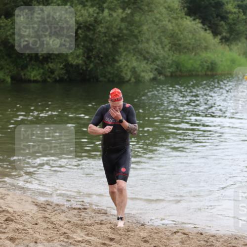 21.06.2026 - 29. Vierlanden-Triathlon Andreas Tolksdorf http://msf.ph/oto/9850033 21.06.2026 10:08:50 Schwimmen 455 meine-sportfotos.de