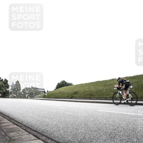 21.06.2026 - 29. Vierlanden-Triathlon H.Heesch http://msf.ph/oto/9850034 21.06.2026 12:02:33 Radfahren 228 meine-sportfotos.de