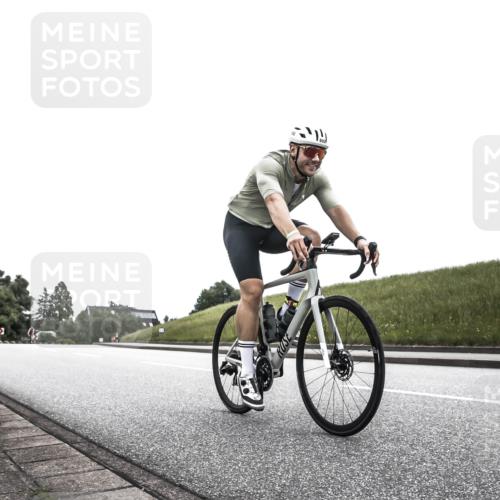 21.06.2026 - 29. Vierlanden-Triathlon H.Heesch http://msf.ph/oto/9850038 21.06.2026 12:02:45 Radfahren 806, 846, 892 meine-sportfotos.de