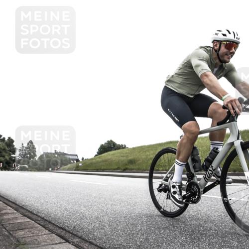 21.06.2026 - 29. Vierlanden-Triathlon H.Heesch http://msf.ph/oto/9850039 21.06.2026 12:02:45 Radfahren 806, 846, 892 meine-sportfotos.de