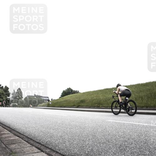 21.06.2026 - 29. Vierlanden-Triathlon H.Heesch http://msf.ph/oto/9850043 21.06.2026 12:02:46 Radfahren 806, 846, 869, 870, 892 meine-sportfotos.de