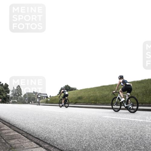 21.06.2026 - 29. Vierlanden-Triathlon H.Heesch http://msf.ph/oto/9850051 21.06.2026 12:02:56 Radfahren 292, 734, 866 meine-sportfotos.de