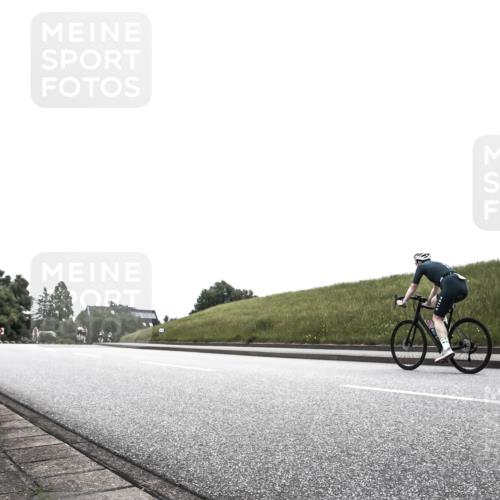 21.06.2026 - 29. Vierlanden-Triathlon H.Heesch http://msf.ph/oto/9850055 21.06.2026 12:03:02 Radfahren 734 meine-sportfotos.de