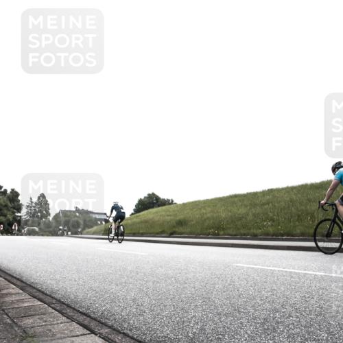 21.06.2026 - 29. Vierlanden-Triathlon H.Heesch http://msf.ph/oto/9850056 21.06.2026 12:03:03 Radfahren  meine-sportfotos.de