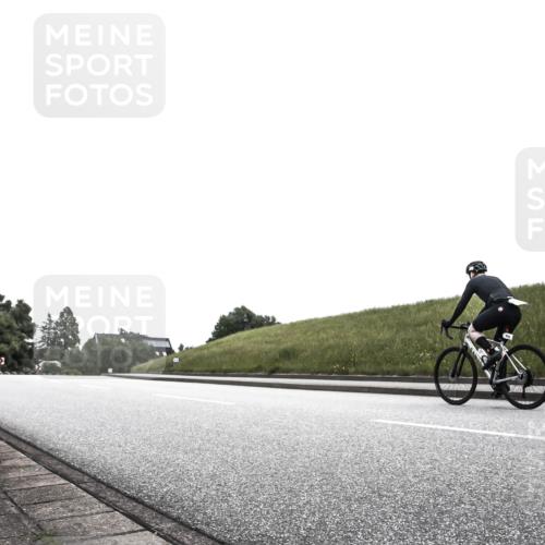 21.06.2026 - 29. Vierlanden-Triathlon H.Heesch http://msf.ph/oto/9850059 21.06.2026 12:03:14 Radfahren 296, 666 meine-sportfotos.de
