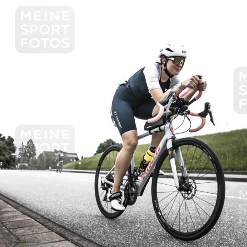 21.06.2026 - 29. Vierlanden-Triathlon H.Heesch http://msf.ph/oto/9850079 21.06.2026 12:04:51 Radfahren 766, 828 meine-sportfotos.de
