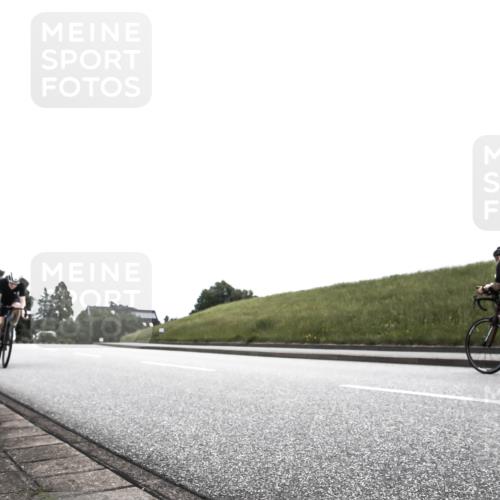 21.06.2026 - 29. Vierlanden-Triathlon H.Heesch http://msf.ph/oto/9850083 21.06.2026 12:05:08 Radfahren 882, 887, 964 meine-sportfotos.de