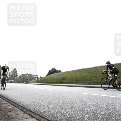 21.06.2026 - 29. Vierlanden-Triathlon H.Heesch http://msf.ph/oto/9850085 21.06.2026 12:05:08 Radfahren 882, 887, 964 meine-sportfotos.de