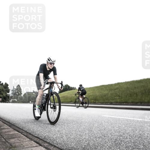 21.06.2026 - 29. Vierlanden-Triathlon H.Heesch http://msf.ph/oto/9850087 21.06.2026 12:05:08 Radfahren 882, 887, 964 meine-sportfotos.de