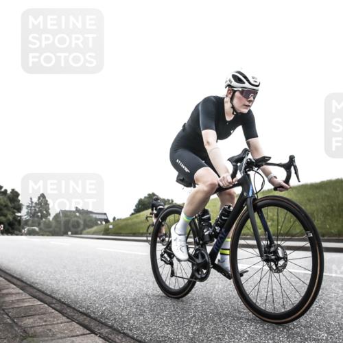 21.06.2026 - 29. Vierlanden-Triathlon H.Heesch http://msf.ph/oto/9850092 21.06.2026 12:05:09 Radfahren 882, 887, 964 meine-sportfotos.de
