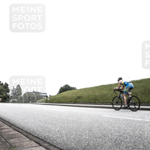 21.06.2026 - 29. Vierlanden-Triathlon H.Heesch http://msf.ph/oto/9850101 21.06.2026 12:05:34 Radfahren 662, 944 meine-sportfotos.de