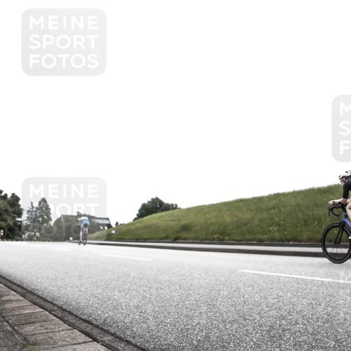 21.06.2026 - 29. Vierlanden-Triathlon H.Heesch http://msf.ph/oto/9850102 21.06.2026 12:05:36 Radfahren 662, 849, 944 meine-sportfotos.de