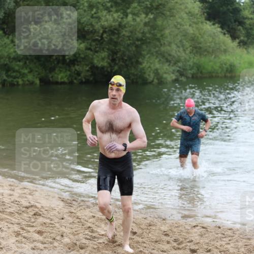 21.06.2026 - 29. Vierlanden-Triathlon Andreas Tolksdorf http://msf.ph/oto/9850107 21.06.2026 10:09:19 Schwimmen 406, 435, 439, 470 meine-sportfotos.de