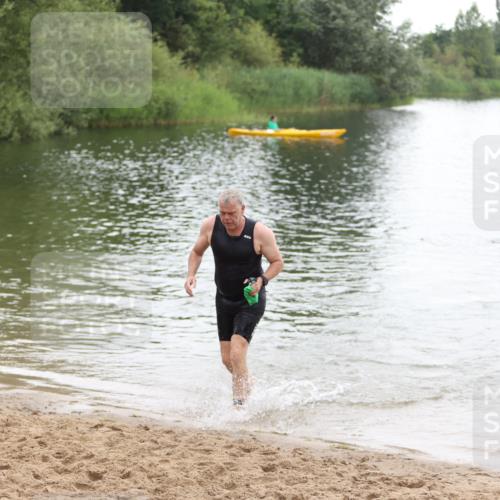 21.06.2026 - 29. Vierlanden-Triathlon Andreas Tolksdorf http://msf.ph/oto/9850117 21.06.2026 10:09:33 Schwimmen 400 meine-sportfotos.de