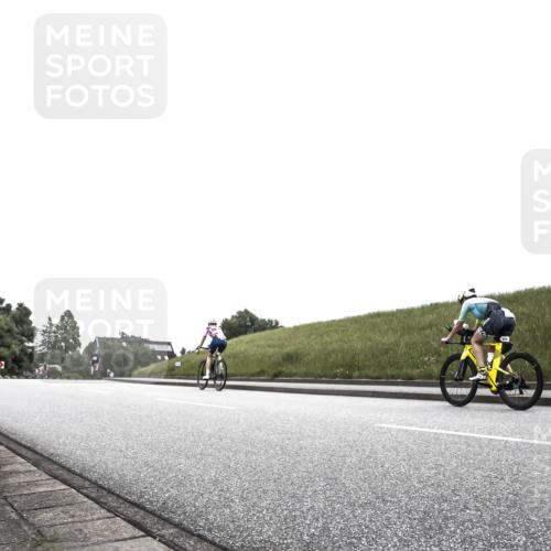 21.06.2026 - 29. Vierlanden-Triathlon H.Heesch http://msf.ph/oto/9850119 21.06.2026 12:05:47 Radfahren 721, 767, 879, 918 meine-sportfotos.de