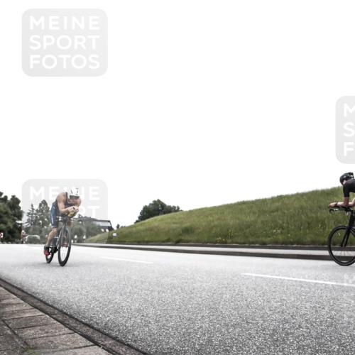 21.06.2026 - 29. Vierlanden-Triathlon H.Heesch http://msf.ph/oto/9850124 21.06.2026 12:05:54 Radfahren 827, 942, 955 meine-sportfotos.de