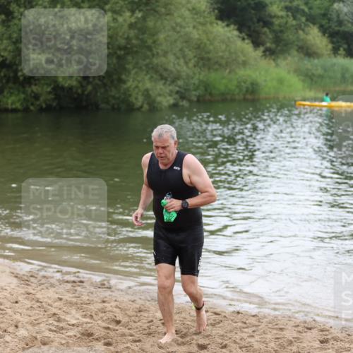 21.06.2026 - 29. Vierlanden-Triathlon Andreas Tolksdorf http://msf.ph/oto/9850135 21.06.2026 10:09:35 Schwimmen 400 meine-sportfotos.de