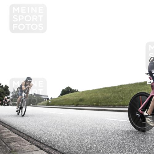 21.06.2026 - 29. Vierlanden-Triathlon H.Heesch http://msf.ph/oto/9850138 21.06.2026 12:06:08 Radfahren 248, 264, 706, 829, 913, 919, 941, 954, 956, 957, 963, 965, 966, 972, 975 meine-sportfotos.de