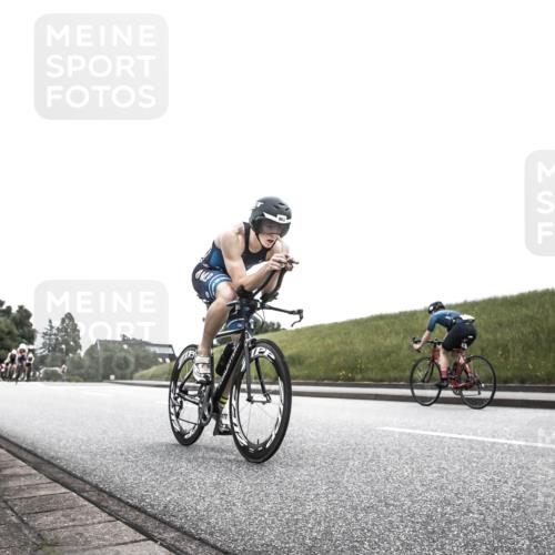 21.06.2026 - 29. Vierlanden-Triathlon H.Heesch http://msf.ph/oto/9850143 21.06.2026 12:06:08 Radfahren 248, 264, 706, 829, 913, 919, 941, 954, 956, 957, 963, 965, 966, 972, 975 meine-sportfotos.de