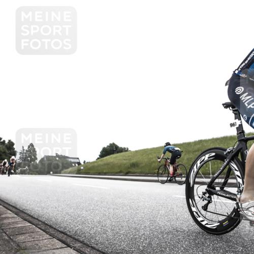 21.06.2026 - 29. Vierlanden-Triathlon H.Heesch http://msf.ph/oto/9850147 21.06.2026 12:06:08 Radfahren 248, 264, 706, 829, 913, 919, 941, 954, 956, 957, 963, 965, 966, 972, 975 meine-sportfotos.de