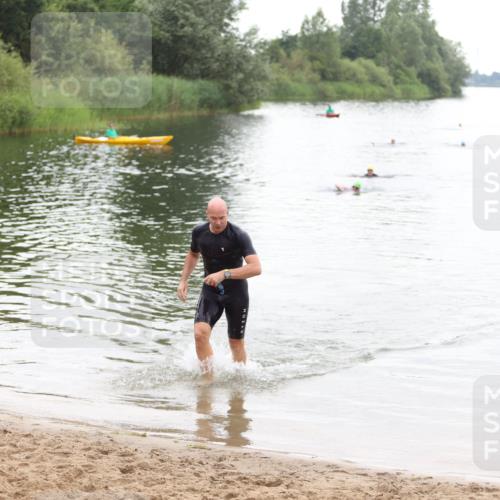 21.06.2026 - 29. Vierlanden-Triathlon Andreas Tolksdorf http://msf.ph/oto/9850158 21.06.2026 10:10:24 Schwimmen 412 meine-sportfotos.de