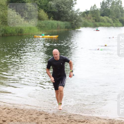 21.06.2026 - 29. Vierlanden-Triathlon Andreas Tolksdorf http://msf.ph/oto/9850183 21.06.2026 10:10:25 Schwimmen 412 meine-sportfotos.de