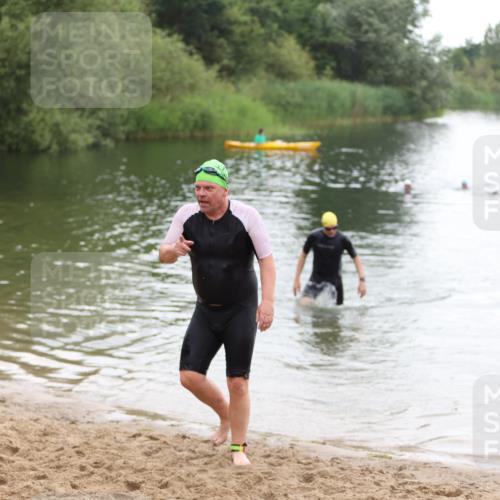 21.06.2026 - 29. Vierlanden-Triathlon Andreas Tolksdorf http://msf.ph/oto/9850207 21.06.2026 10:11:00 Schwimmen 411, 461 meine-sportfotos.de