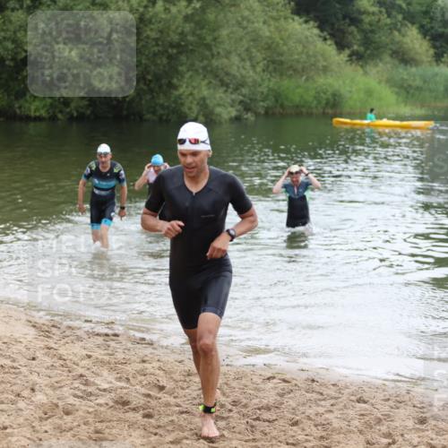 21.06.2026 - 29. Vierlanden-Triathlon Andreas Tolksdorf http://msf.ph/oto/9850267 21.06.2026 10:11:33 Schwimmen 402, 404, 426, 463 meine-sportfotos.de