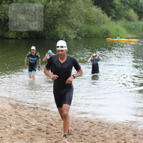 21.06.2026 - 29. Vierlanden-Triathlon Andreas Tolksdorf http://msf.ph/oto/9850271 21.06.2026 10:11:33 Schwimmen 402, 404, 426, 463 meine-sportfotos.de