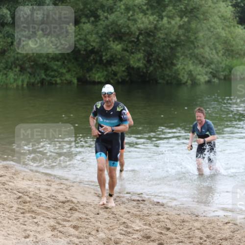 21.06.2026 - 29. Vierlanden-Triathlon Andreas Tolksdorf http://msf.ph/oto/9850290 21.06.2026 10:11:38 Schwimmen 402, 404, 426, 463 meine-sportfotos.de