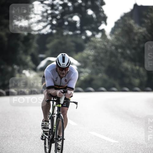 21.06.2026 - 29. Vierlanden-Triathlon H.Heesch http://msf.ph/oto/9850295 21.06.2026 08:45:11 Radfahren 63, 127, 211 meine-sportfotos.de