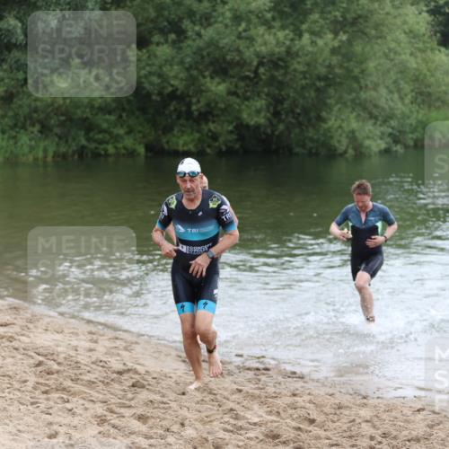 21.06.2026 - 29. Vierlanden-Triathlon Andreas Tolksdorf http://msf.ph/oto/9850302 21.06.2026 10:11:38 Schwimmen 402, 404, 426, 463 meine-sportfotos.de