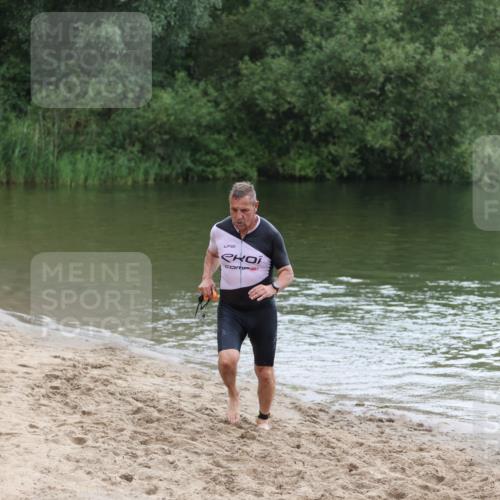 21.06.2026 - 29. Vierlanden-Triathlon Andreas Tolksdorf http://msf.ph/oto/9850381 21.06.2026 10:12:51 Schwimmen 396, 542 meine-sportfotos.de