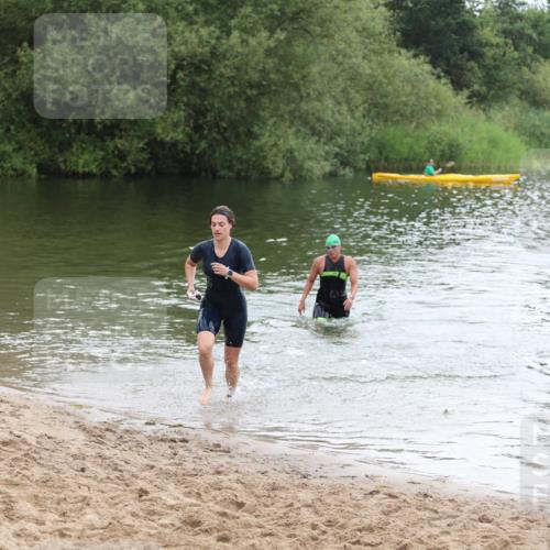 21.06.2026 - 29. Vierlanden-Triathlon Andreas Tolksdorf http://msf.ph/oto/9850400 21.06.2026 10:12:58 Schwimmen 396, 542, 549 meine-sportfotos.de