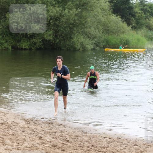 21.06.2026 - 29. Vierlanden-Triathlon Andreas Tolksdorf http://msf.ph/oto/9850403 21.06.2026 10:12:58 Schwimmen 396, 542, 549 meine-sportfotos.de