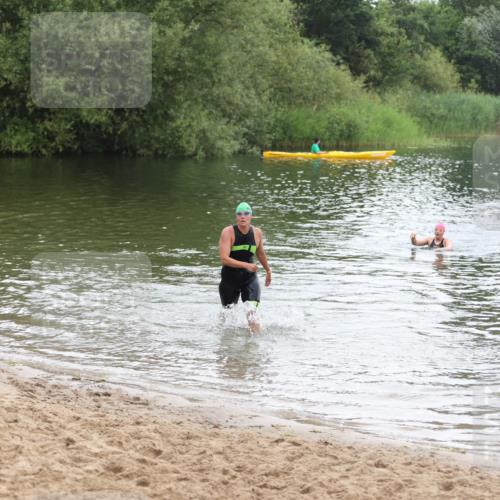 21.06.2026 - 29. Vierlanden-Triathlon Andreas Tolksdorf http://msf.ph/oto/9850420 21.06.2026 10:13:02 Schwimmen 542, 549, 620 meine-sportfotos.de