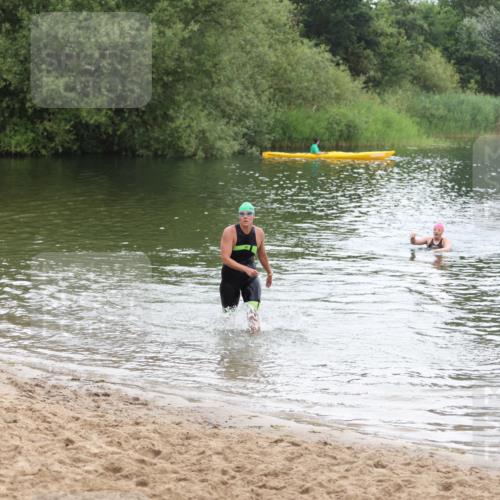 21.06.2026 - 29. Vierlanden-Triathlon Andreas Tolksdorf http://msf.ph/oto/9850422 21.06.2026 10:13:02 Schwimmen 542, 549, 620 meine-sportfotos.de
