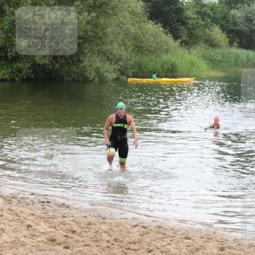 21.06.2026 - 29. Vierlanden-Triathlon Andreas Tolksdorf http://msf.ph/oto/9850441 21.06.2026 10:13:03 Schwimmen 542, 549, 620 meine-sportfotos.de