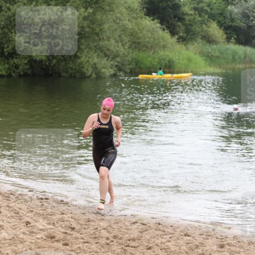 21.06.2026 - 29. Vierlanden-Triathlon Andreas Tolksdorf http://msf.ph/oto/9850474 21.06.2026 10:13:13 Schwimmen 549, 620 meine-sportfotos.de