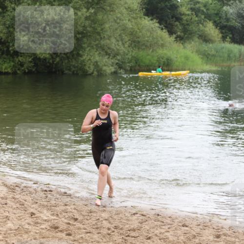 21.06.2026 - 29. Vierlanden-Triathlon Andreas Tolksdorf http://msf.ph/oto/9850478 21.06.2026 10:13:13 Schwimmen 549, 620 meine-sportfotos.de