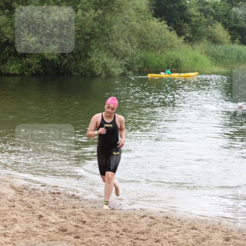 21.06.2026 - 29. Vierlanden-Triathlon Andreas Tolksdorf http://msf.ph/oto/9850482 21.06.2026 10:13:13 Schwimmen 549, 620 meine-sportfotos.de