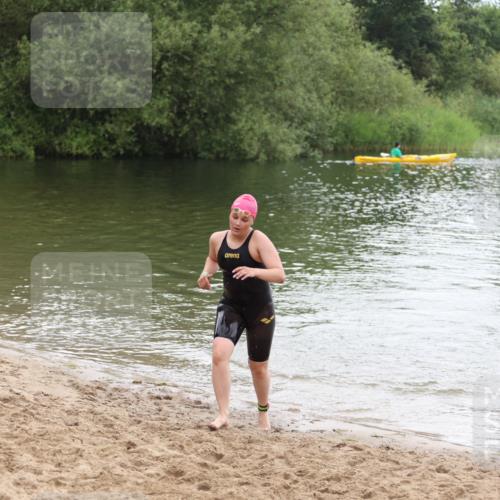 21.06.2026 - 29. Vierlanden-Triathlon Andreas Tolksdorf http://msf.ph/oto/9850498 21.06.2026 10:13:13 Schwimmen 549, 620 meine-sportfotos.de