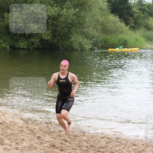 21.06.2026 - 29. Vierlanden-Triathlon Andreas Tolksdorf http://msf.ph/oto/9850508 21.06.2026 10:13:13 Schwimmen 549, 620 meine-sportfotos.de