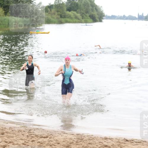 21.06.2026 - 29. Vierlanden-Triathlon Andreas Tolksdorf http://msf.ph/oto/9850549 21.06.2026 10:14:56 Schwimmen 509, 545 meine-sportfotos.de